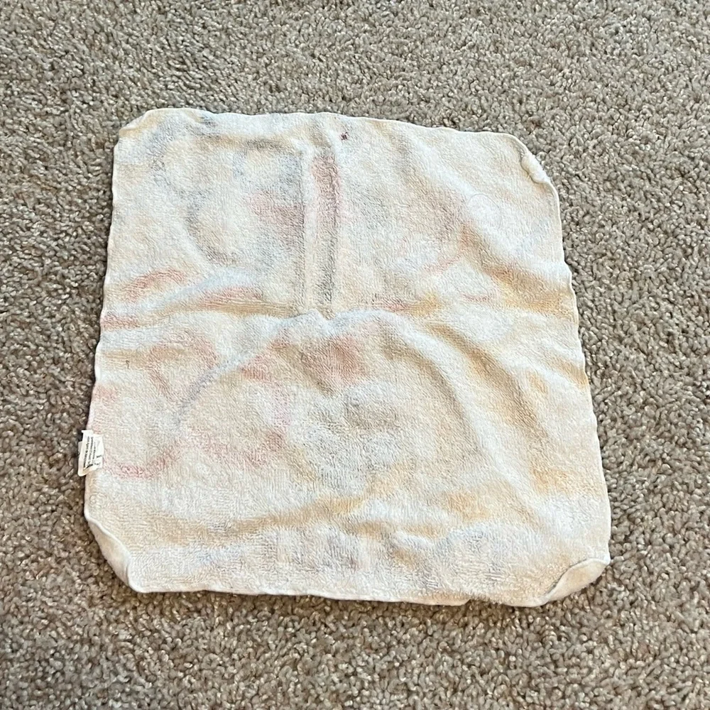⚪️DISNEY: Little girl one size, Minnie Mouse theme wash cloth, never used⚪️